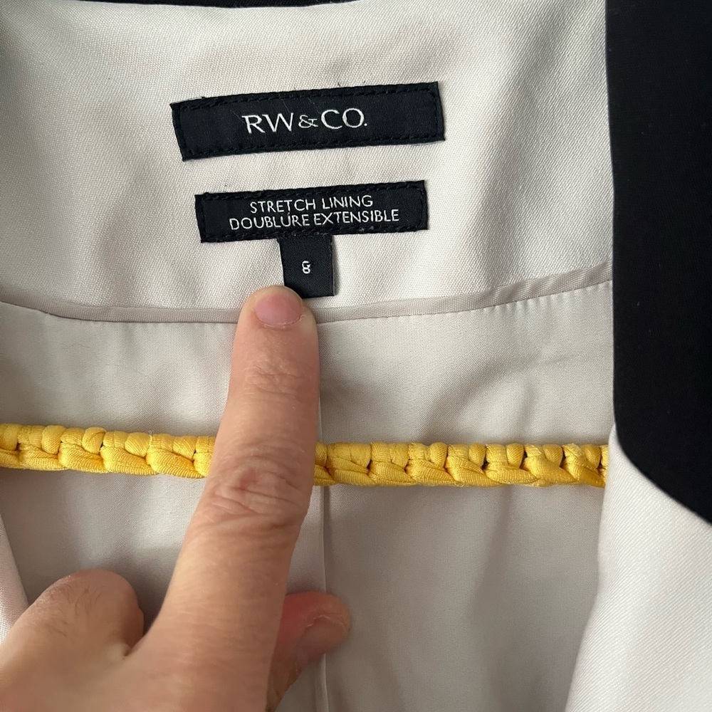 RW & Co Women’s Beige Blazer with Black Accents - Picture 2 of 5